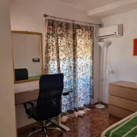 Hostel Cozy, Comfotable Fuengirola